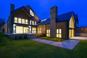 Similar design to 7 Huxley Court- click for photo gallery